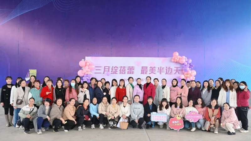 1678346036059068138.jpg 合影.jpg